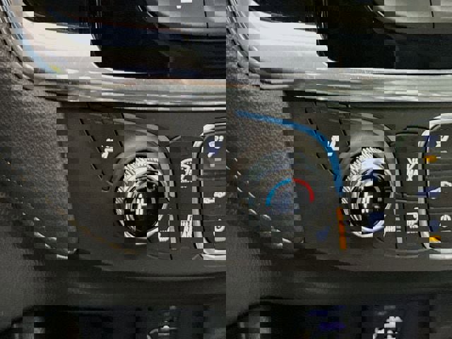 Used 2023 Chevrolet Traverse Premier image 24