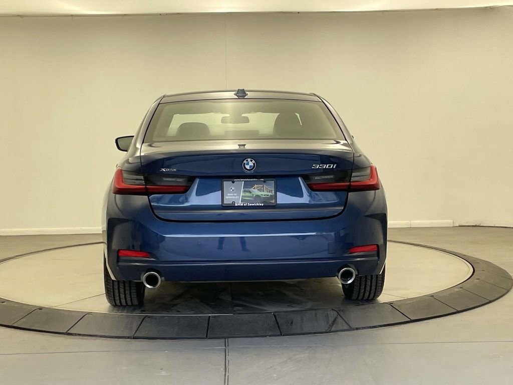 Used 2024 BMW 330i xDrive Sedan w/ Convenience Package AWD/4WD image 4