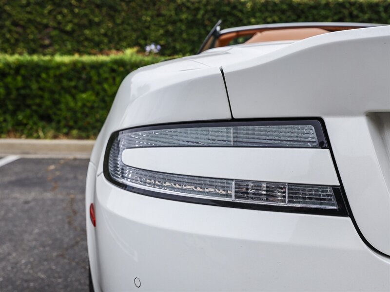 Used 2016 Aston Martin DB9 GT RWD image 11