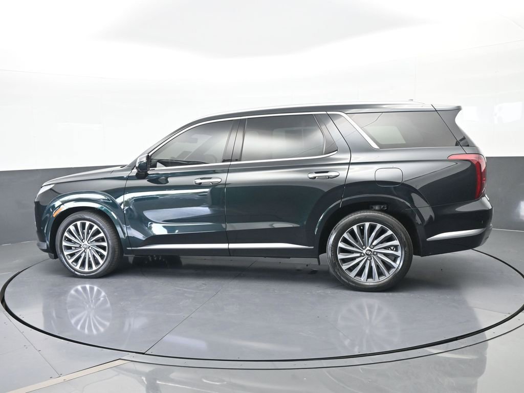 Used 2024 Hyundai Palisade Calligraphy image 3