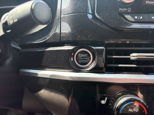 Used 2022 Nissan Pathfinder SV FWD image 31