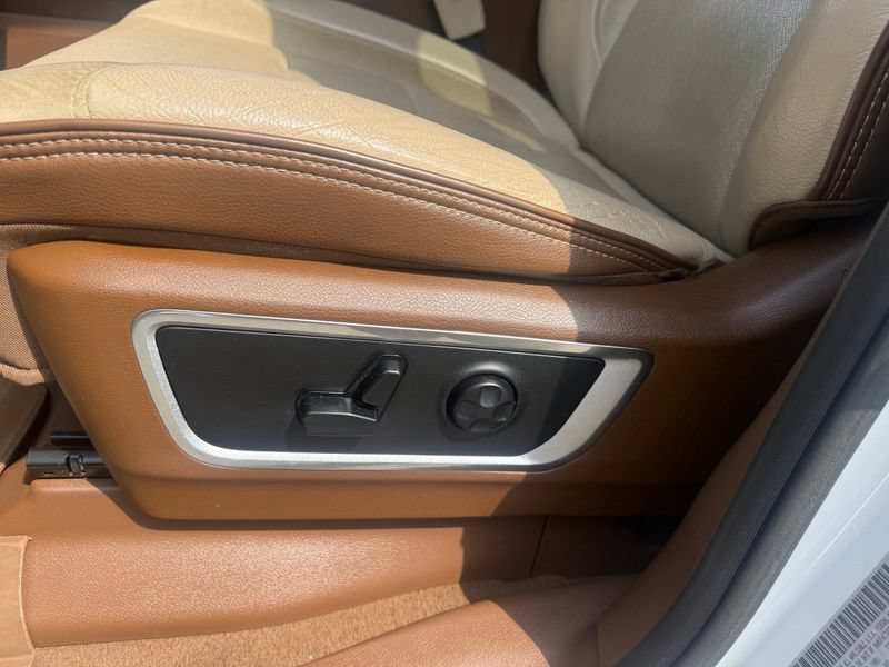 Used 2019 RAM 1500 Laramie AWD/4WD image 4