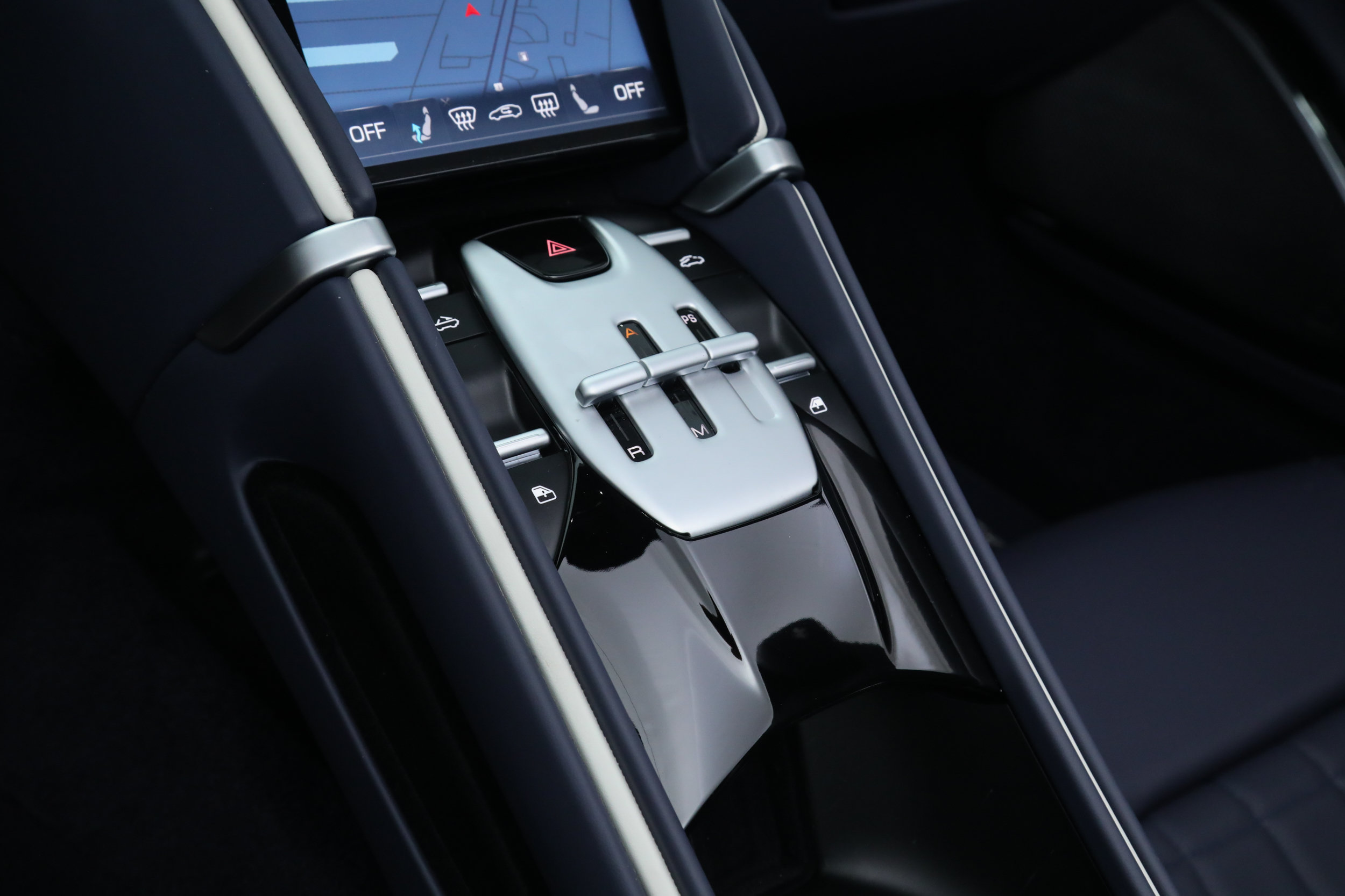 Certified 2026 Ferrari Roma Spider RWD image 31
