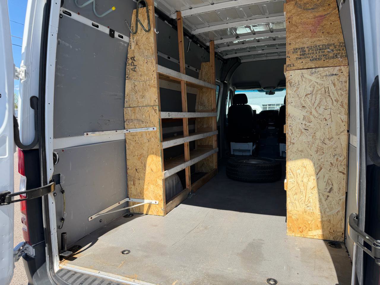 Used 2011 Mercedes-Benz Sprinter 2500 image 22