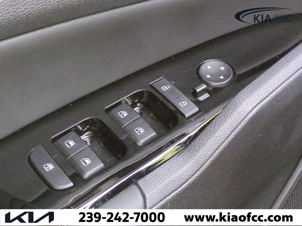 Certified 2025 Kia Sportage EX image 24