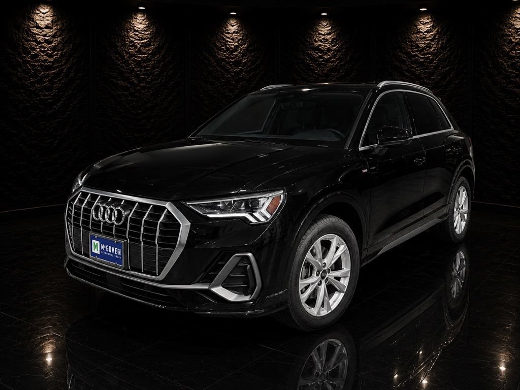 Used 2023 Audi Q3 2.0T Premium Plus w/ Premium Plus Package AWD/4WD image 1