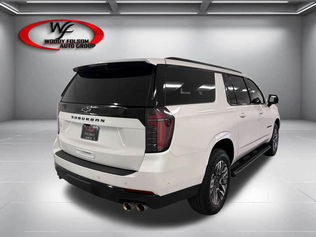 Used 2025 Chevrolet Suburban Z71 AWD/4WD image 6