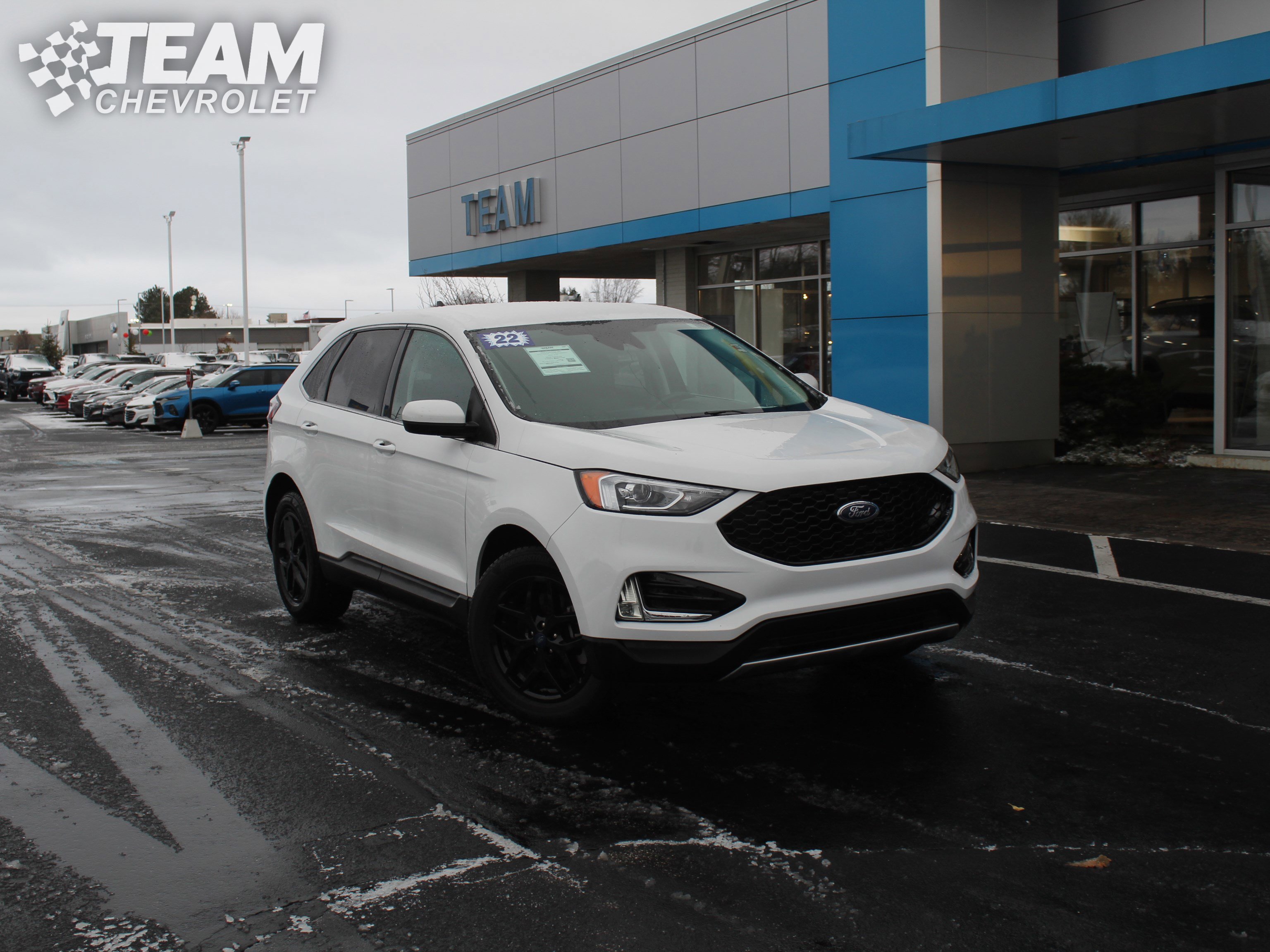Used 2022 Ford Edge SEL image 2