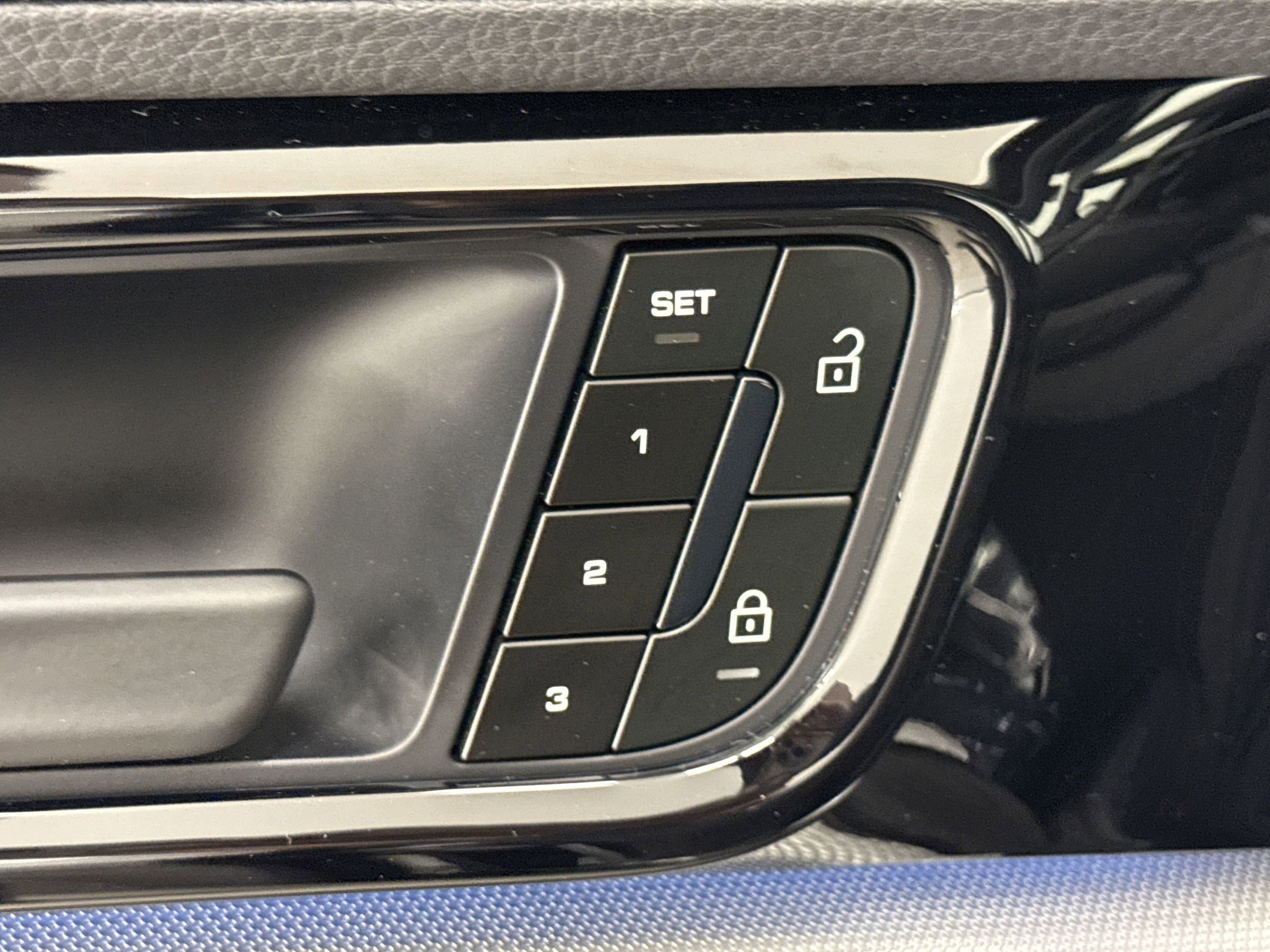 New 2025 Porsche Panamera 4 image 11