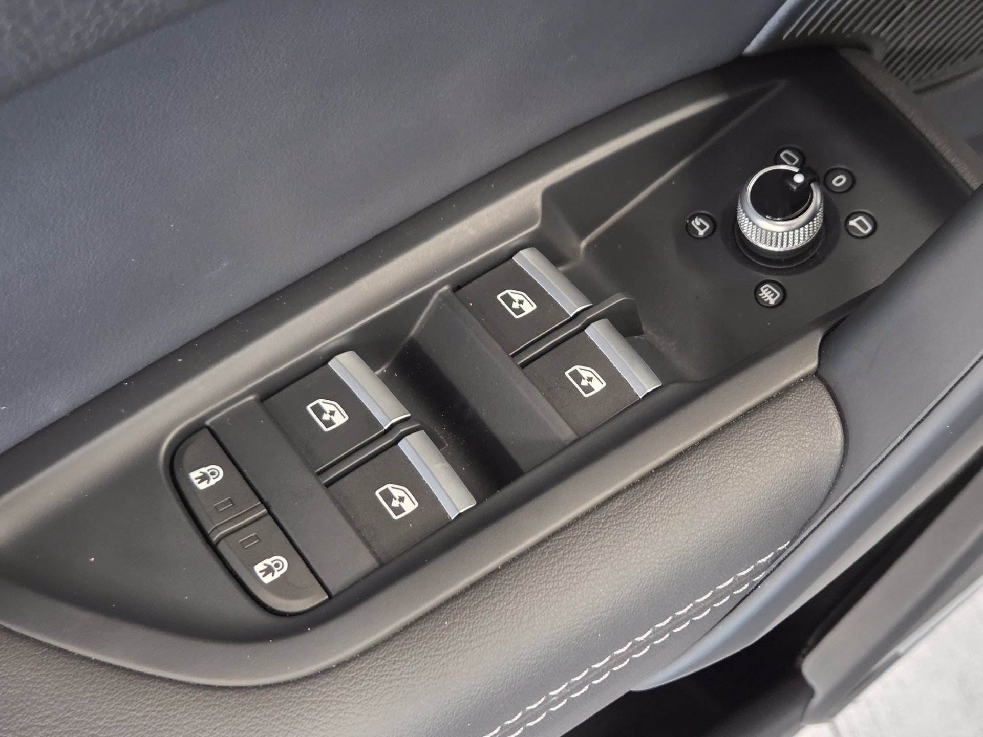 Used 2025 Audi Q5 Prestige w/ Prestige Package AWD/4WD image 15