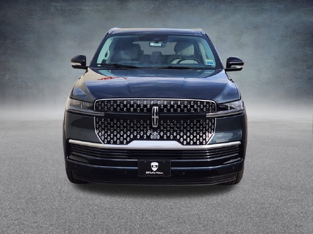 New 2026 Lincoln Navigator Reserve AWD/4WD image 2