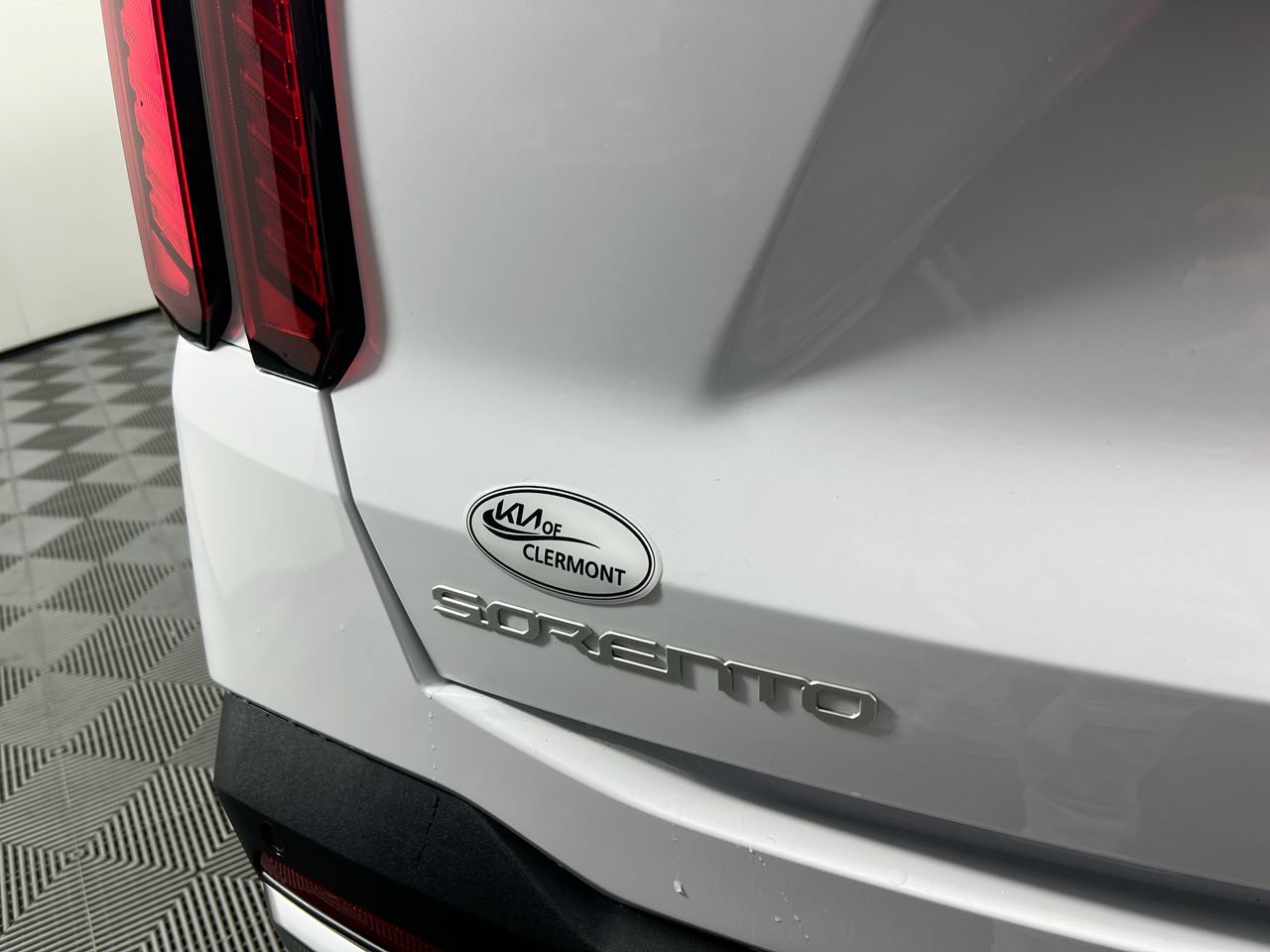 New 2026 Kia Sorento S w/ S Panoramic Sunroof Package FWD image 4