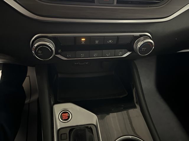 Used 2024 Nissan Altima 2.5 SV image 23