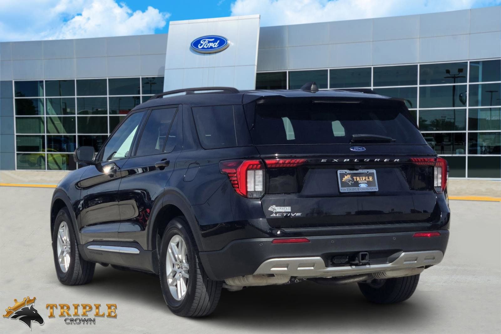 Certified 2025 Ford Explorer Active w/ Active Comfort Package image 4