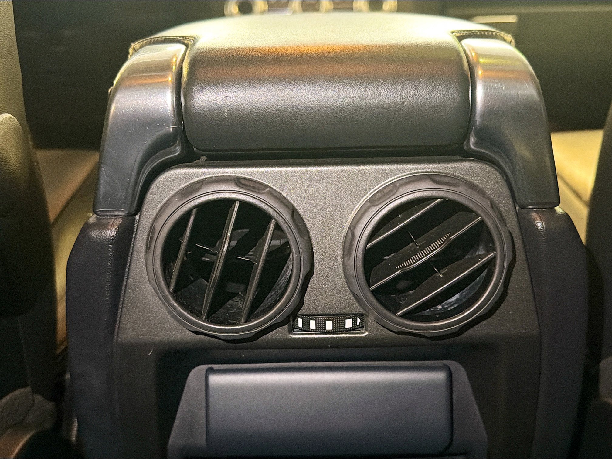 Used 2012 Land Rover LR4 HSE LUX image 28