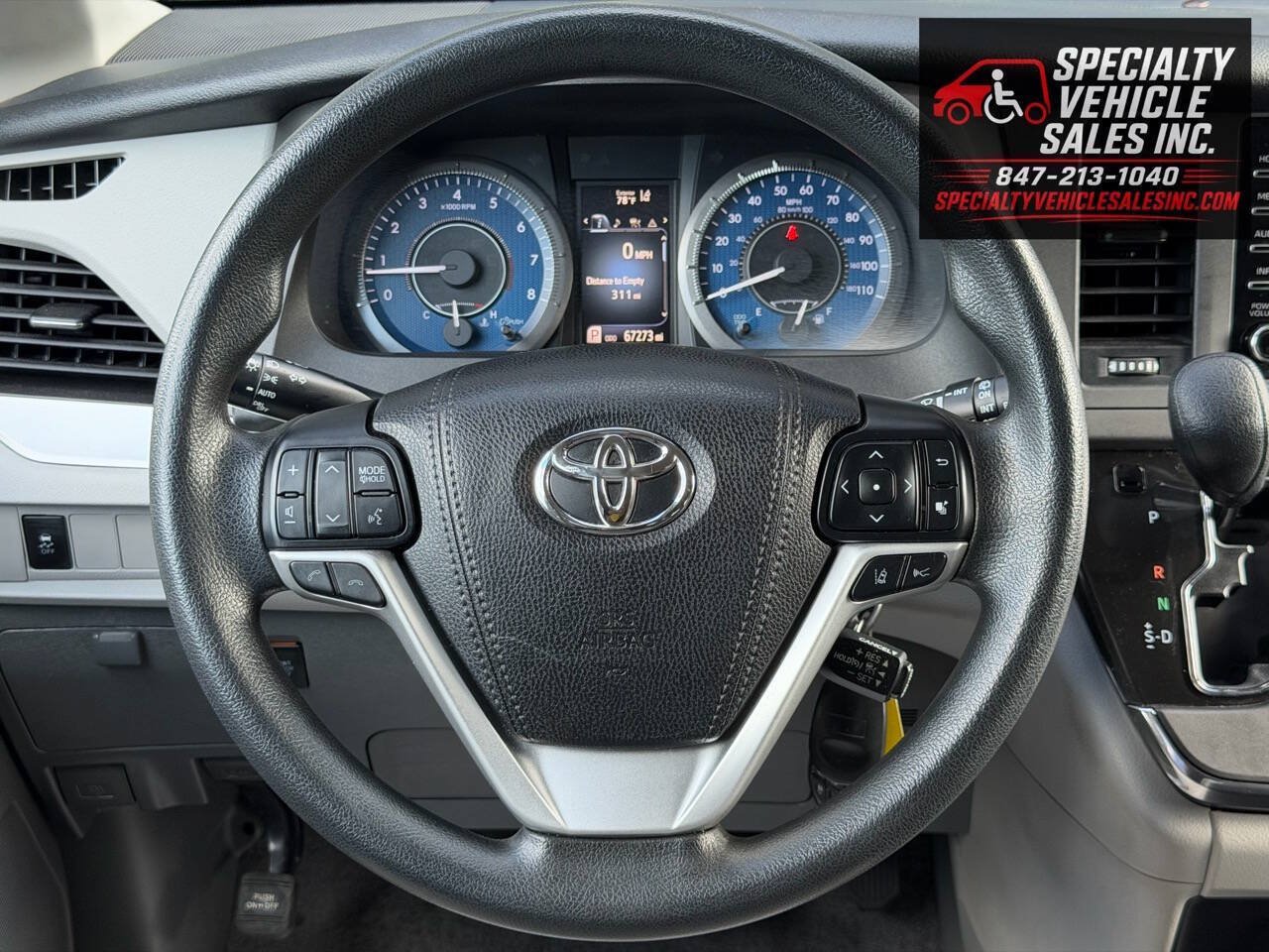 Used 2018 Toyota Sienna LE FWD image 40