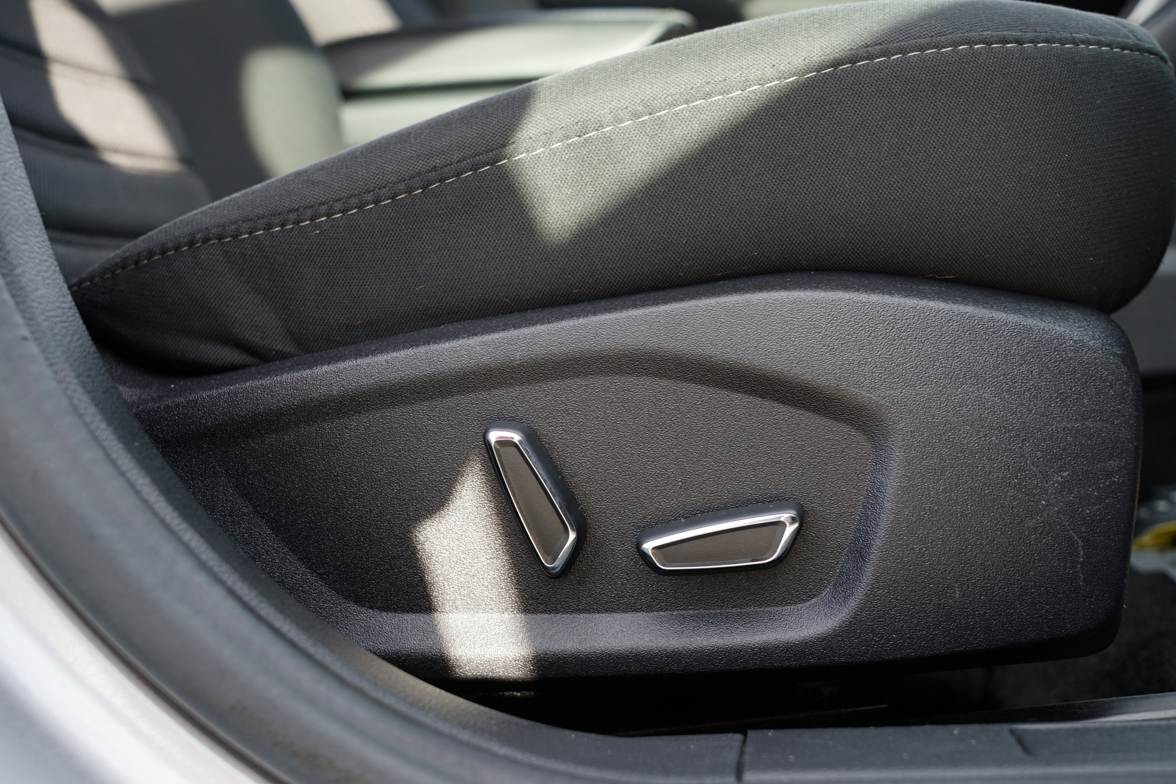 Used 2017 Ford Fusion SE w/ Fusion SE Technology Package image 30