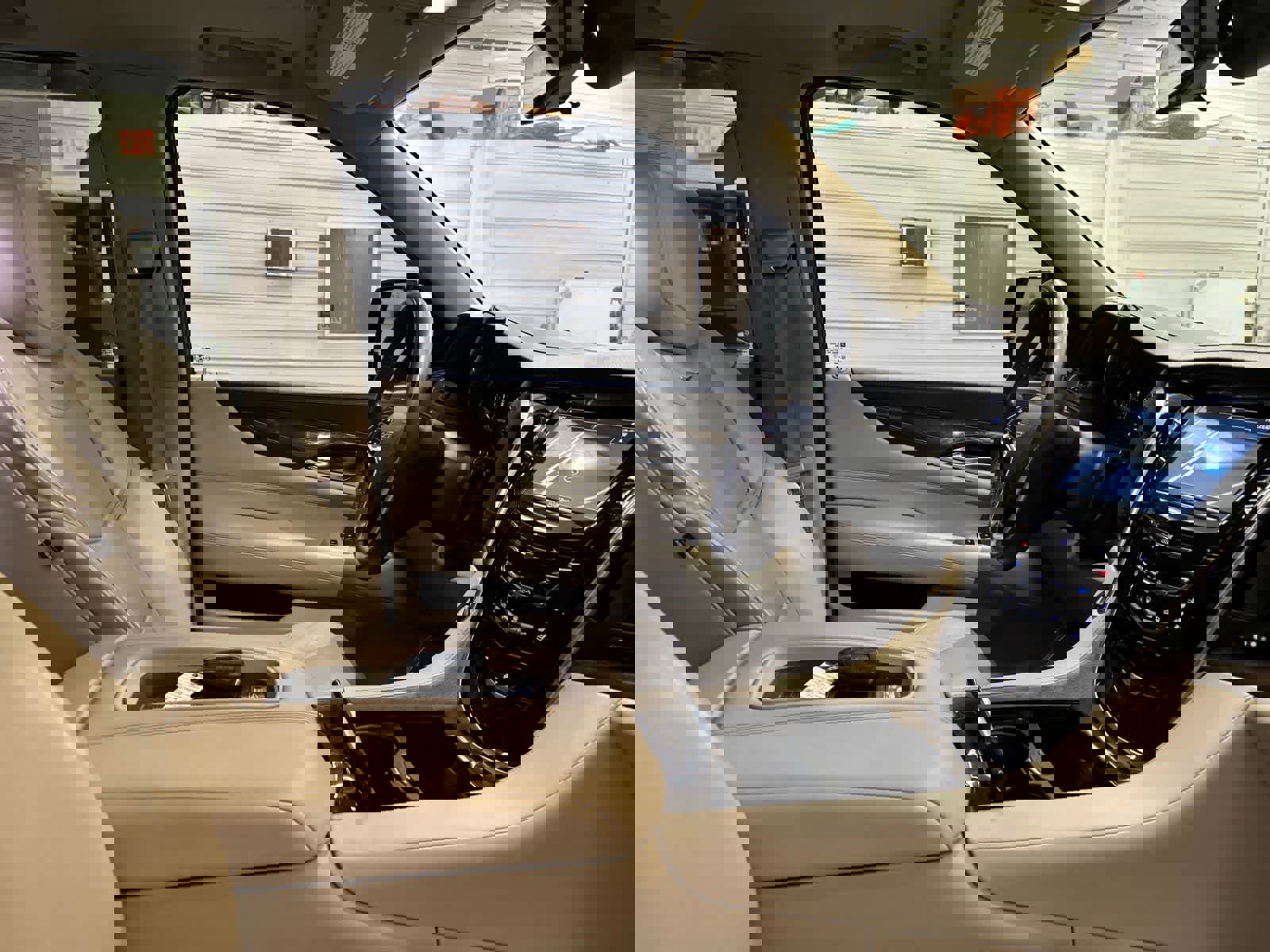 Used 2020 Cadillac Escalade ESV Luxury w/ Escalade Sport Edition image 30