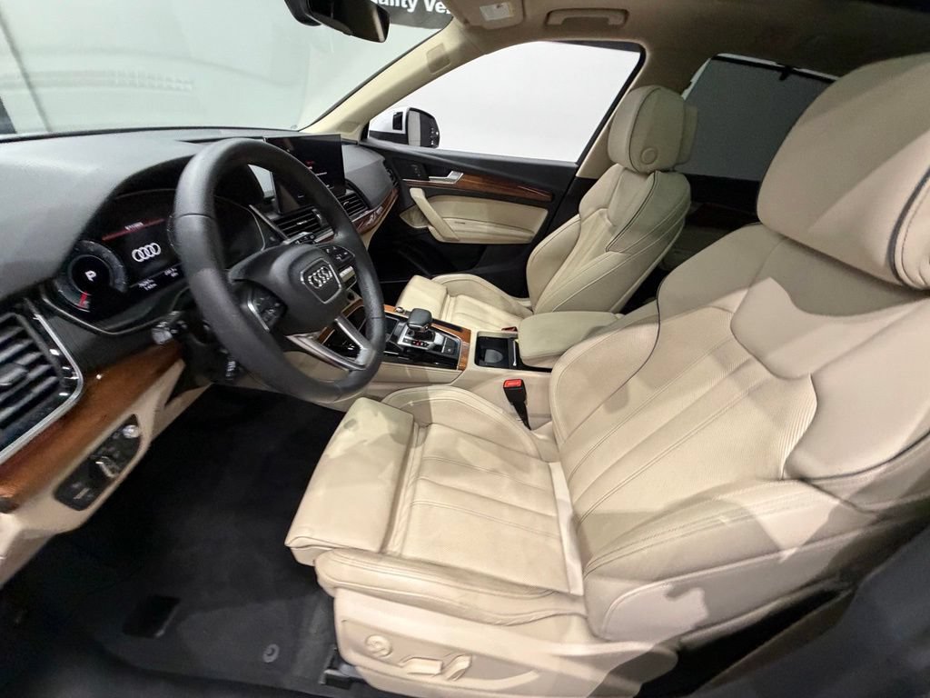 Used 2021 Audi Q5 Prestige w/ Prestige Package AWD/4WD image 24