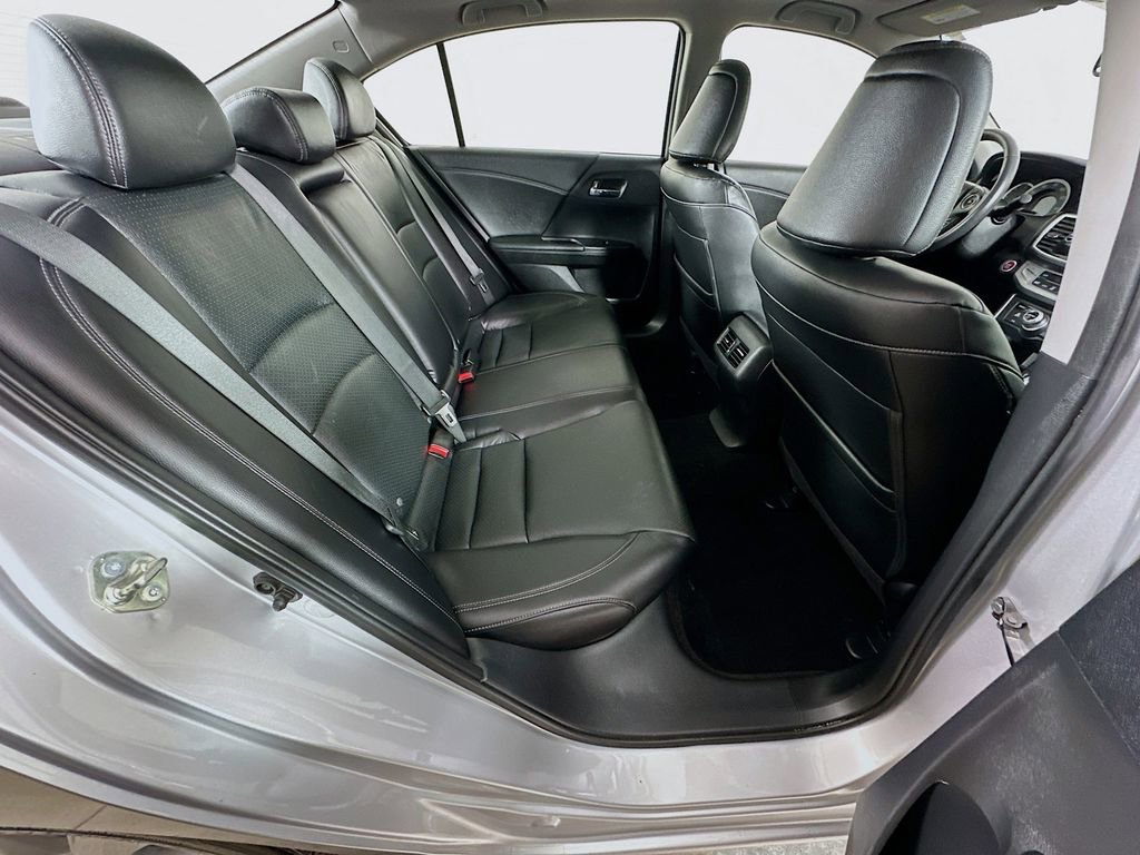 Used 2015 Honda Accord Touring image 8