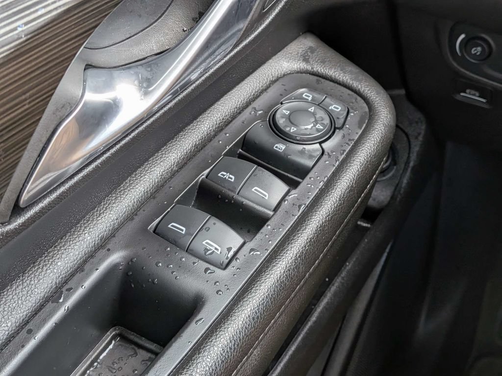 Used 2024 GMC Terrain SLT AWD/4WD image 21