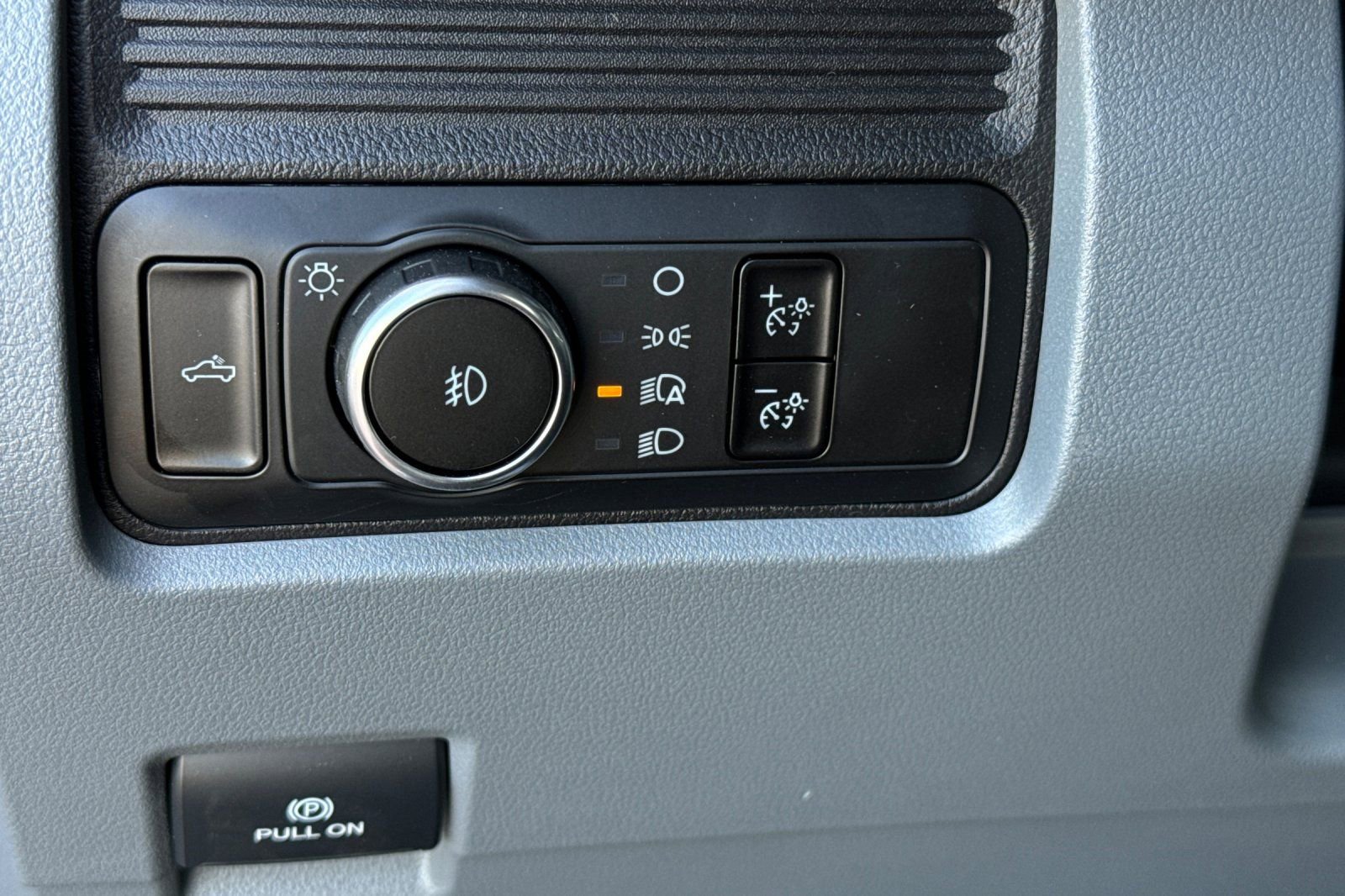 New 2025 Ford F550 4x4 Regular Cab Super Duty image 33