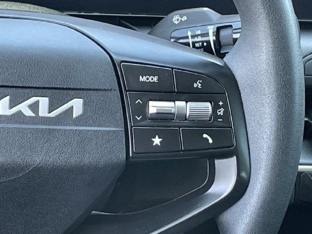 Used 2025 Kia K4 FWD image 13
