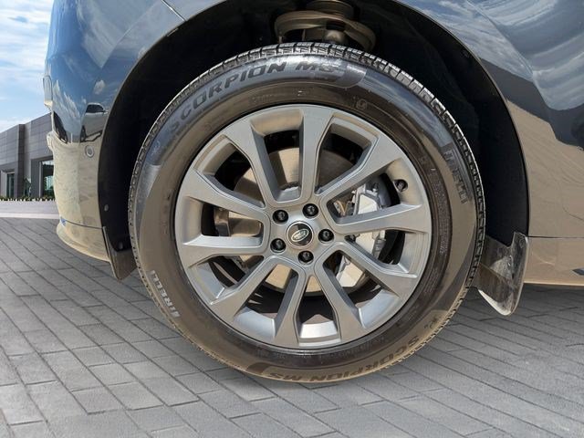 Used 2025 Land Rover Range Rover Sport Dynamic SE AWD/4WD image 9