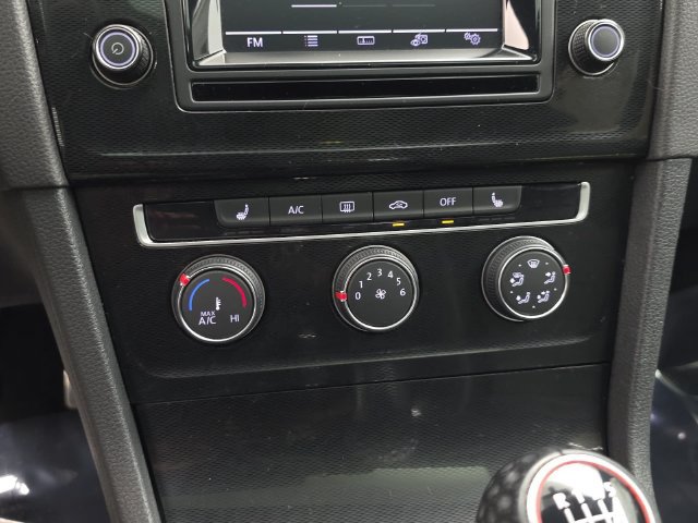 Used 2015 Volkswagen GTI SE FWD image 24