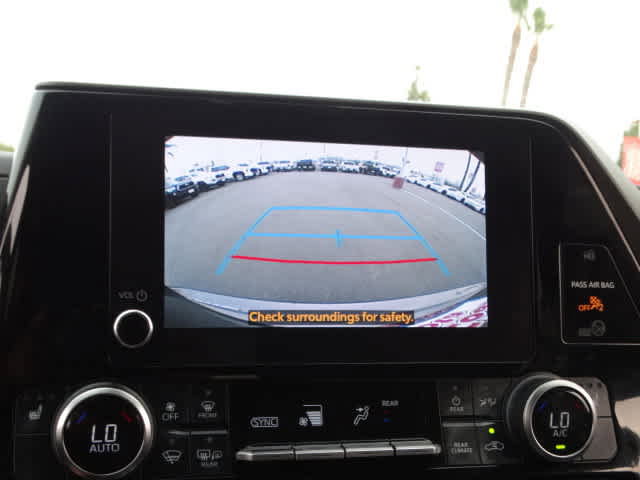 Used 2023 Toyota Highlander XLE image 29