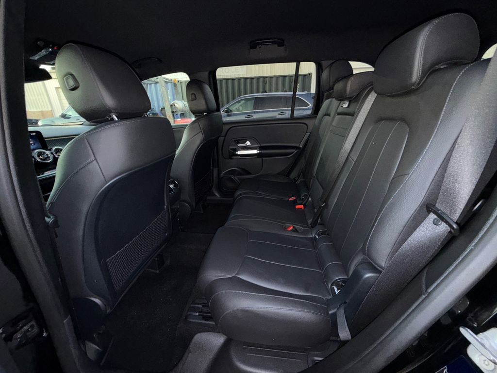 Used 2024 Mercedes-Benz GLB 250 image 21