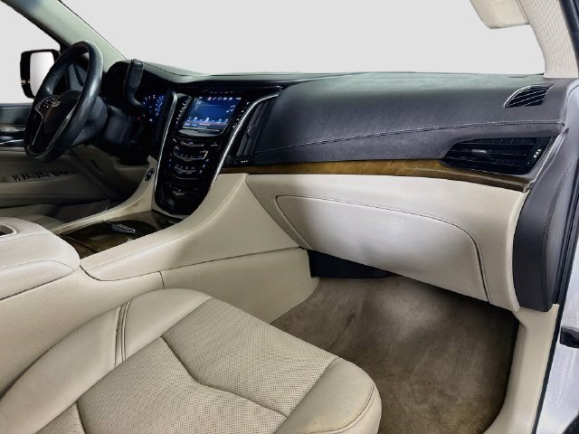 Used 2020 Cadillac Escalade Premium Luxury RWD image 29