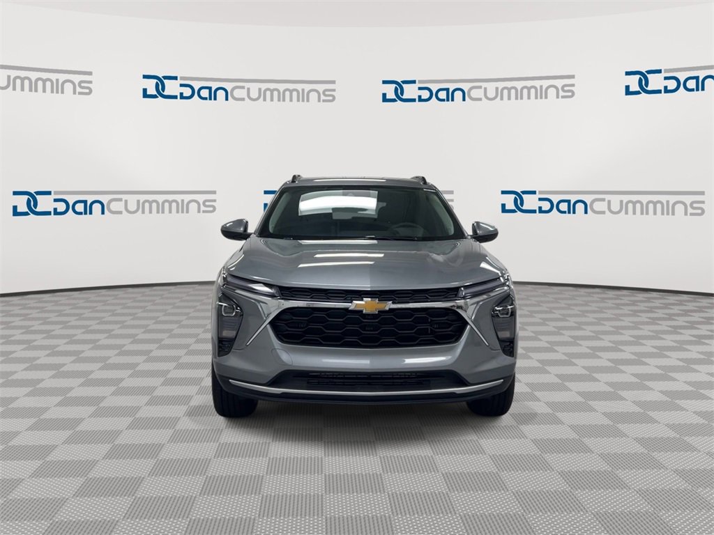 Certified 2025 Chevrolet Trax LT image 3