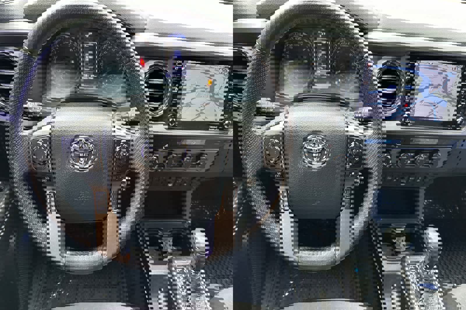 Used 2022 Toyota Tacoma TRD Off-Road w/ Technology Package AWD/4WD image 14