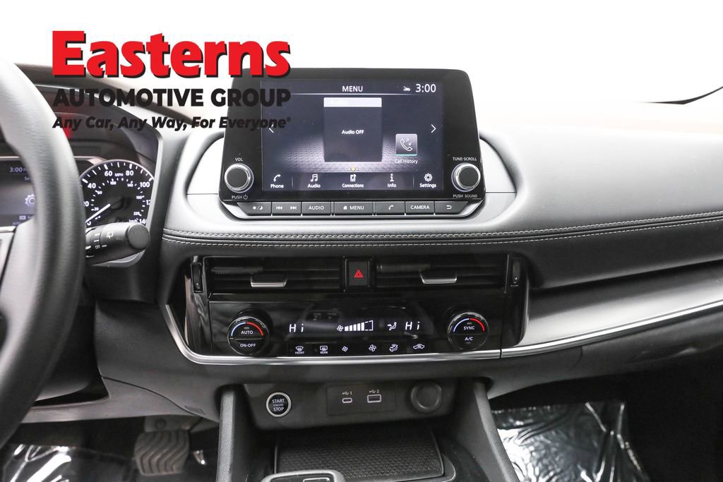 Used 2022 Nissan Rogue SV image 12