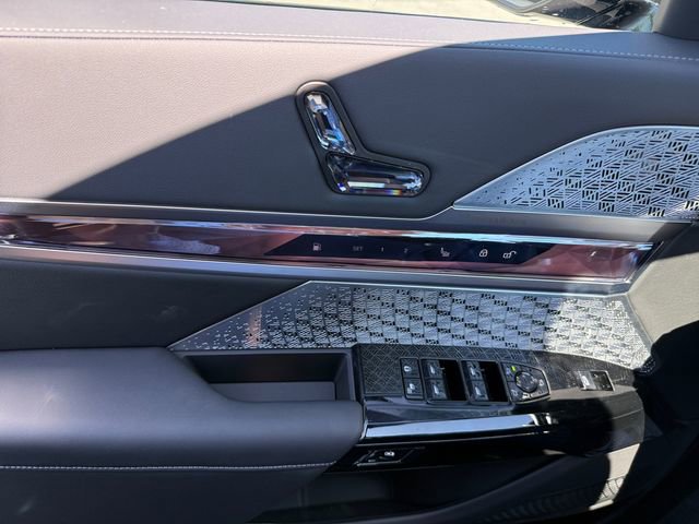 New 2026 BMW 750e xDrive w/ Executive Package AWD/4WD image 26