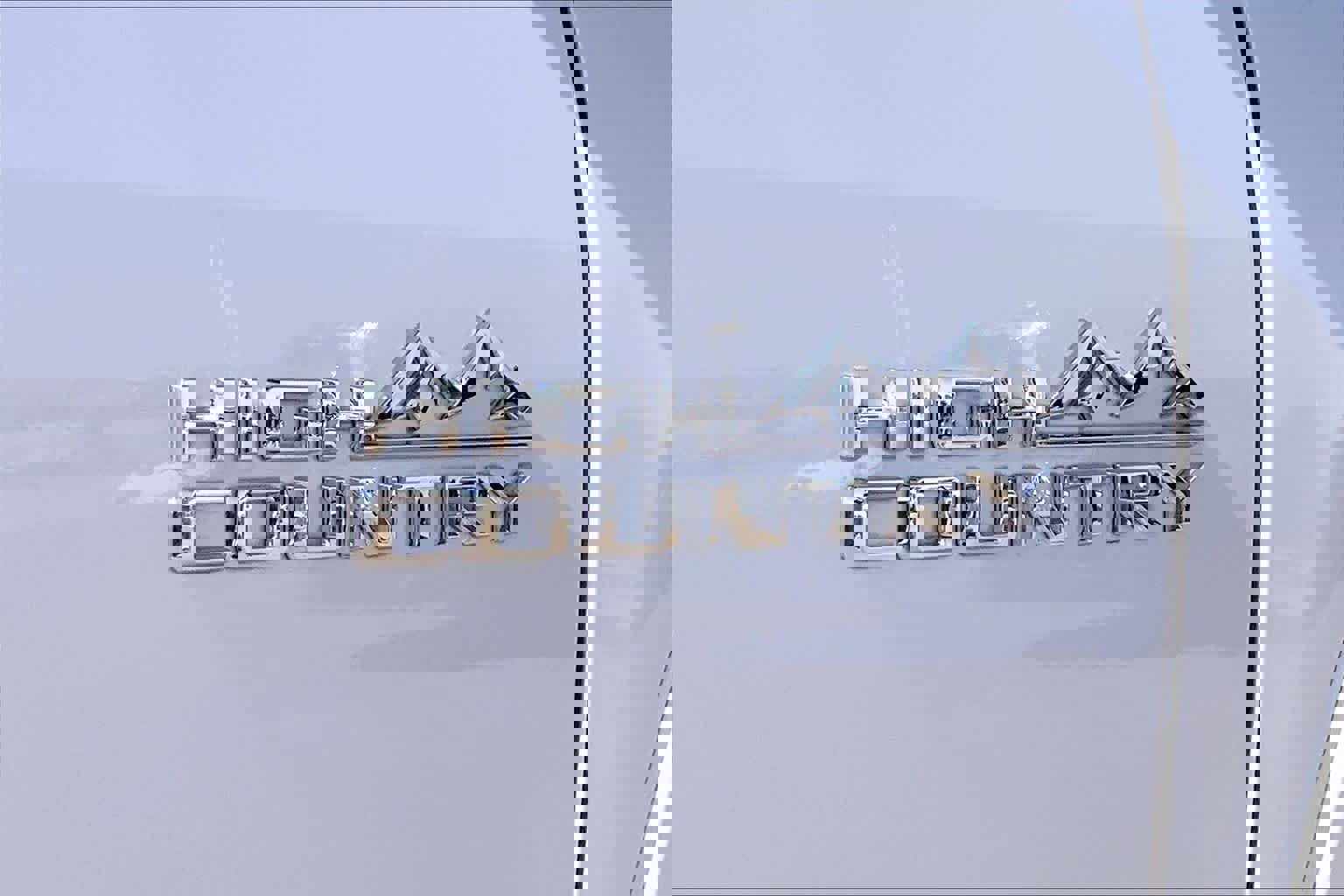 Used 2023 Chevrolet Traverse High Country image 10