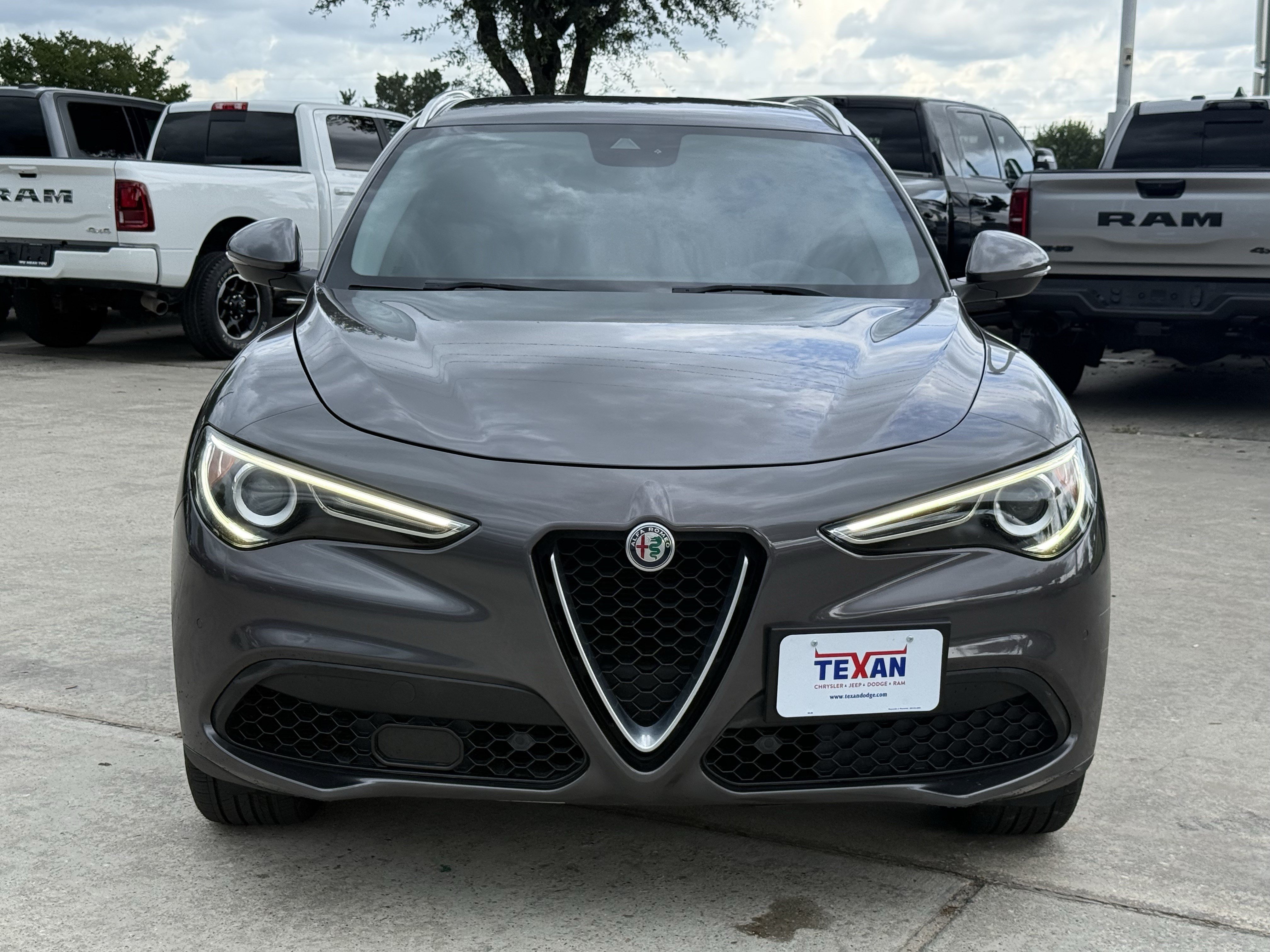 Used 2018 Alfa Romeo Stelvio Ti AWD/4WD image 10