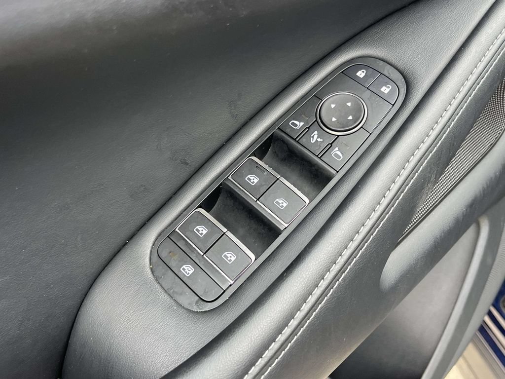 Used 2025 INFINITI QX60 Pure w/ Cargo Package FWD image 17