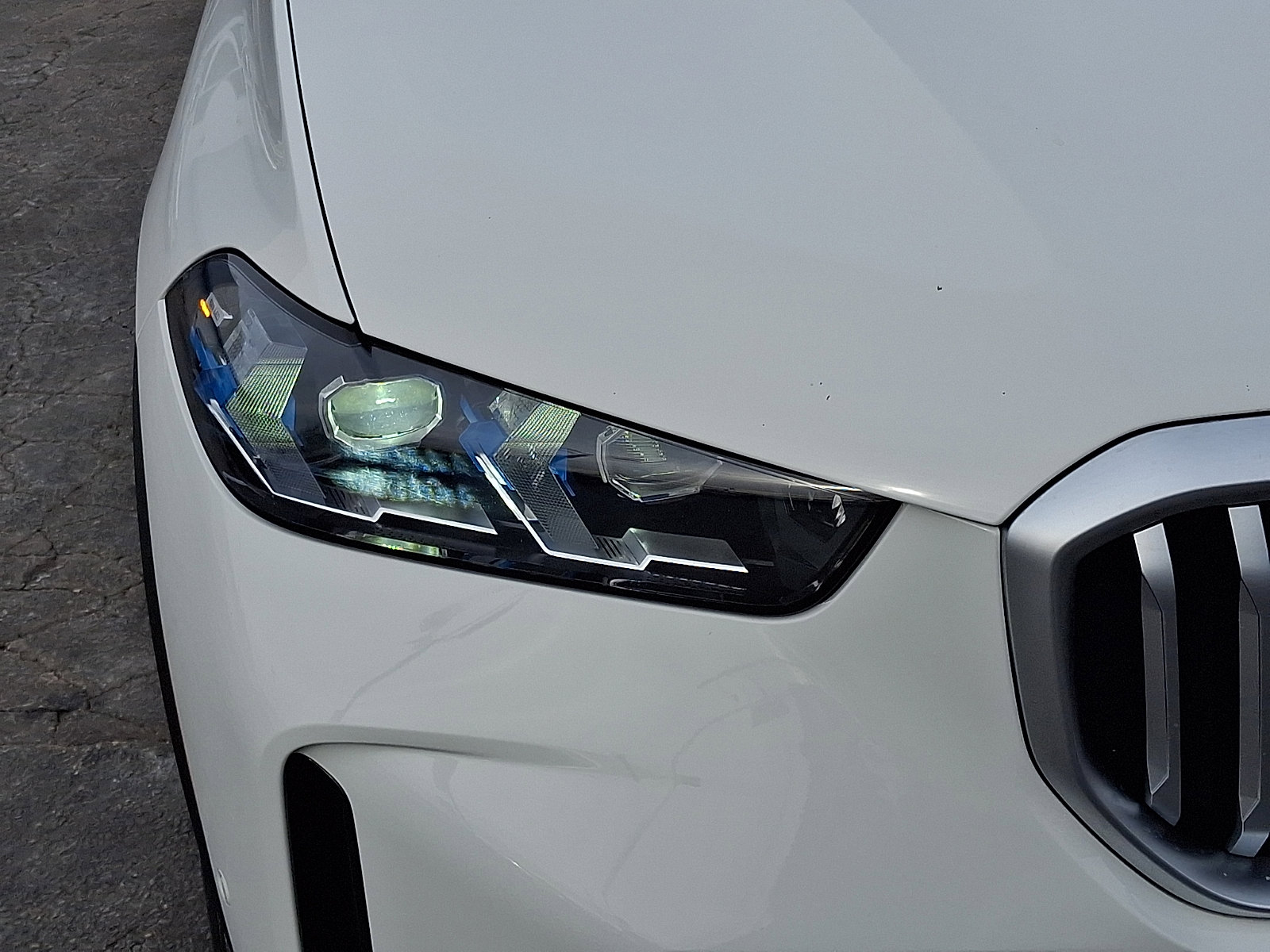 Used 2025 BMW X5 xDrive50e image 10