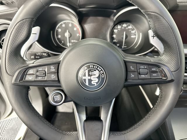 Used 2023 Alfa Romeo Stelvio Veloce AWD/4WD image 23
