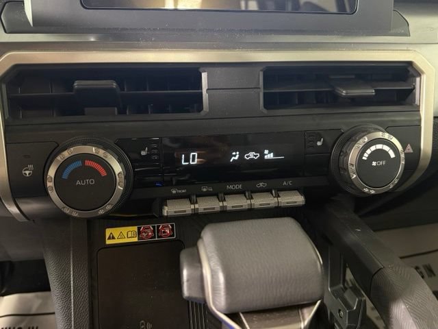 Used 2024 Toyota Tacoma SR5 AWD/4WD image 31