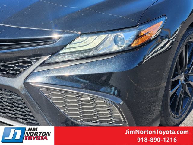 Used 2021 Toyota Camry XSE FWD image 11