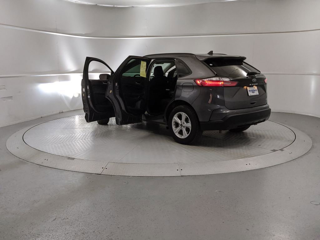 Certified 2024 Ford Edge SE image 10