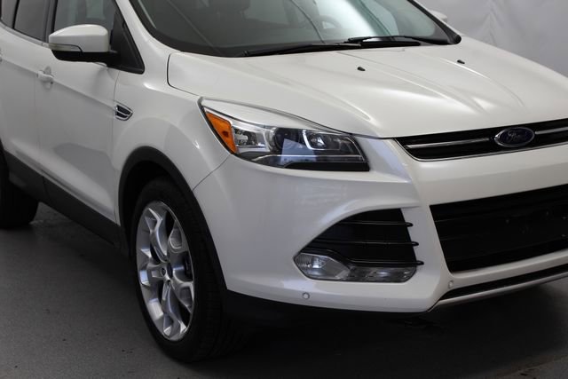 Used 2016 Ford Escape Titanium w/ Equipment Group 301A AWD/4WD image 2
