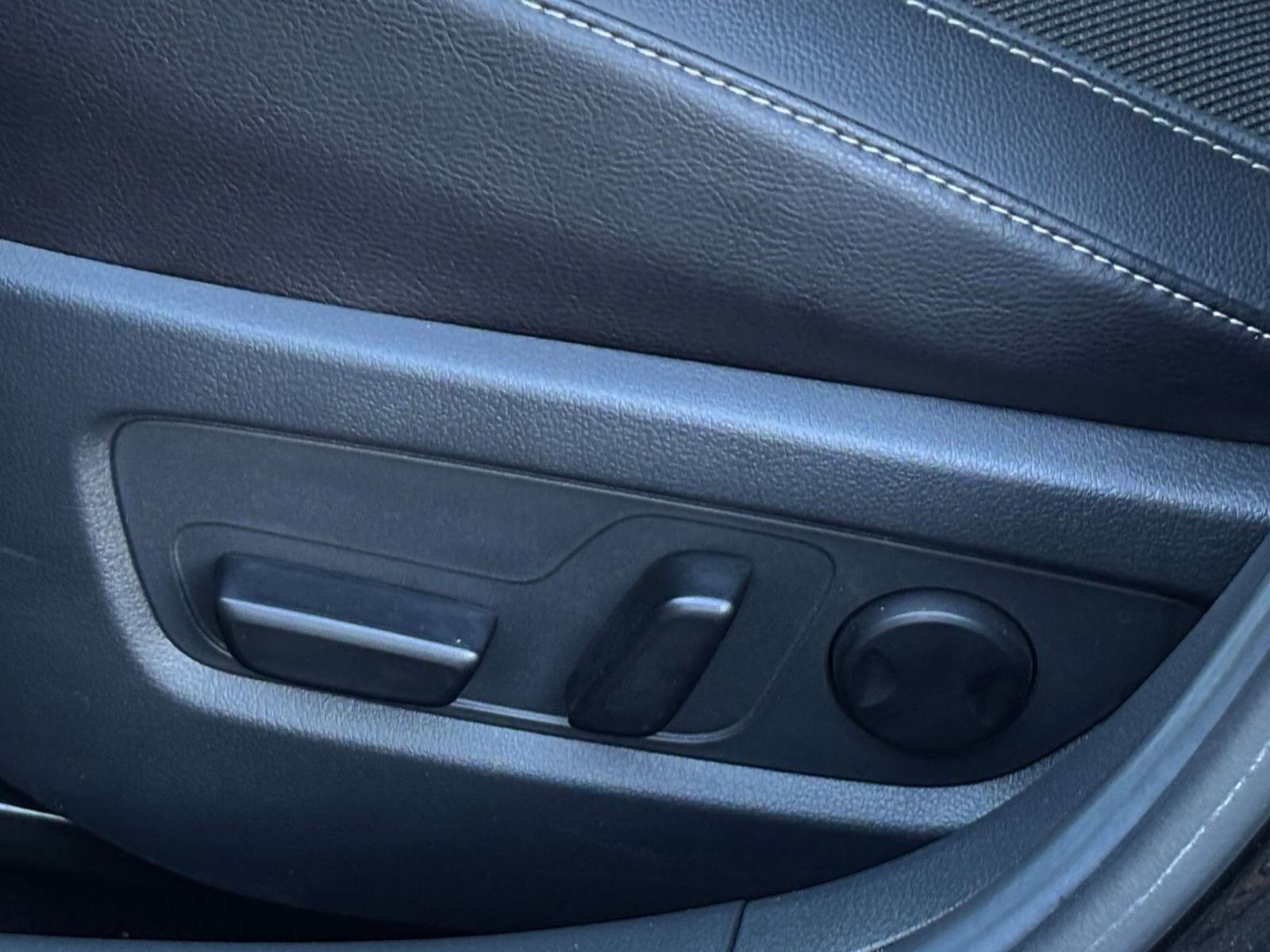 Used 2025 MAZDA CX-50 AWD 2.5 S w/ Premium Package image 22