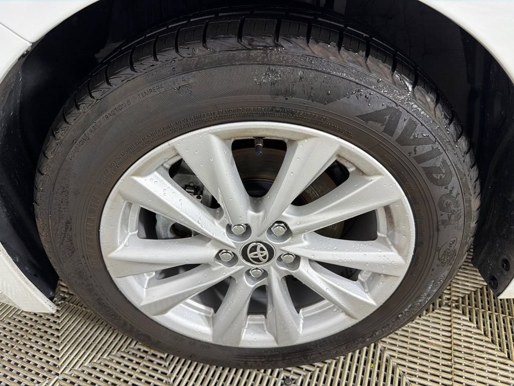 Used 2025 Toyota Corolla SE FWD image 11