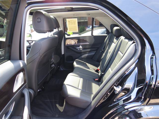Used 2026 Mercedes-Benz GLE 450 4MATIC w/ Winter Package image 22