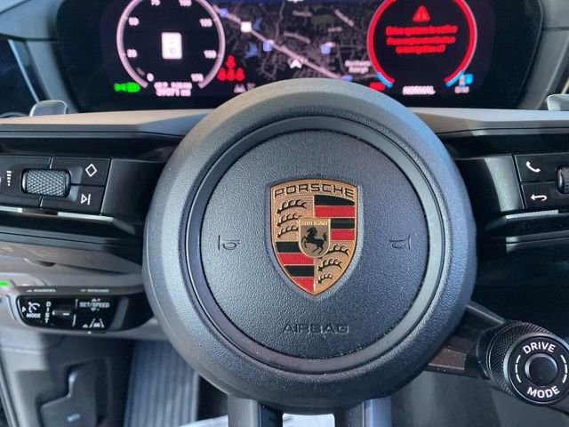 Used 2024 Porsche Cayenne Coupe image 28