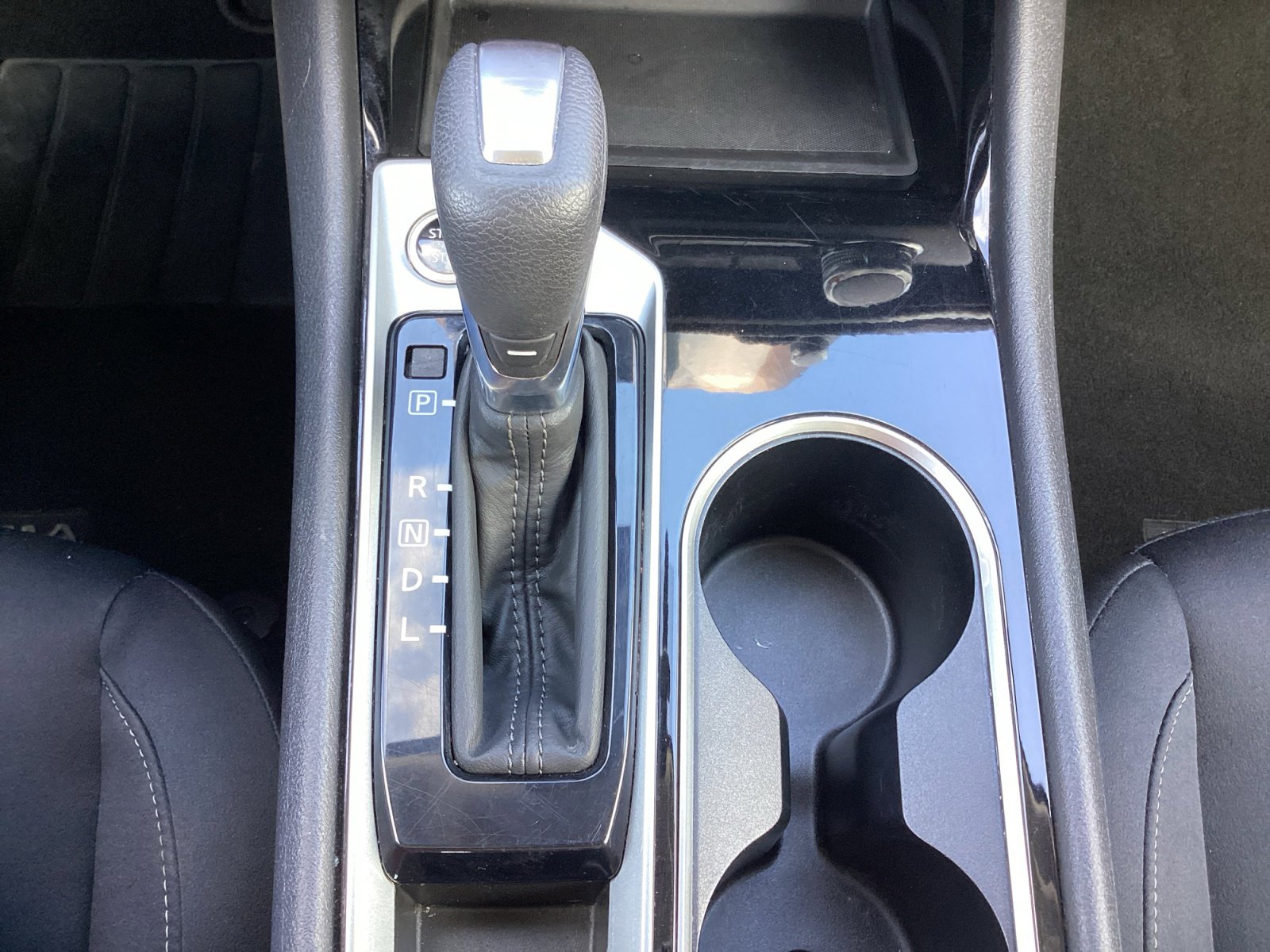 Used 2024 Nissan Altima 2.5 SV image 24